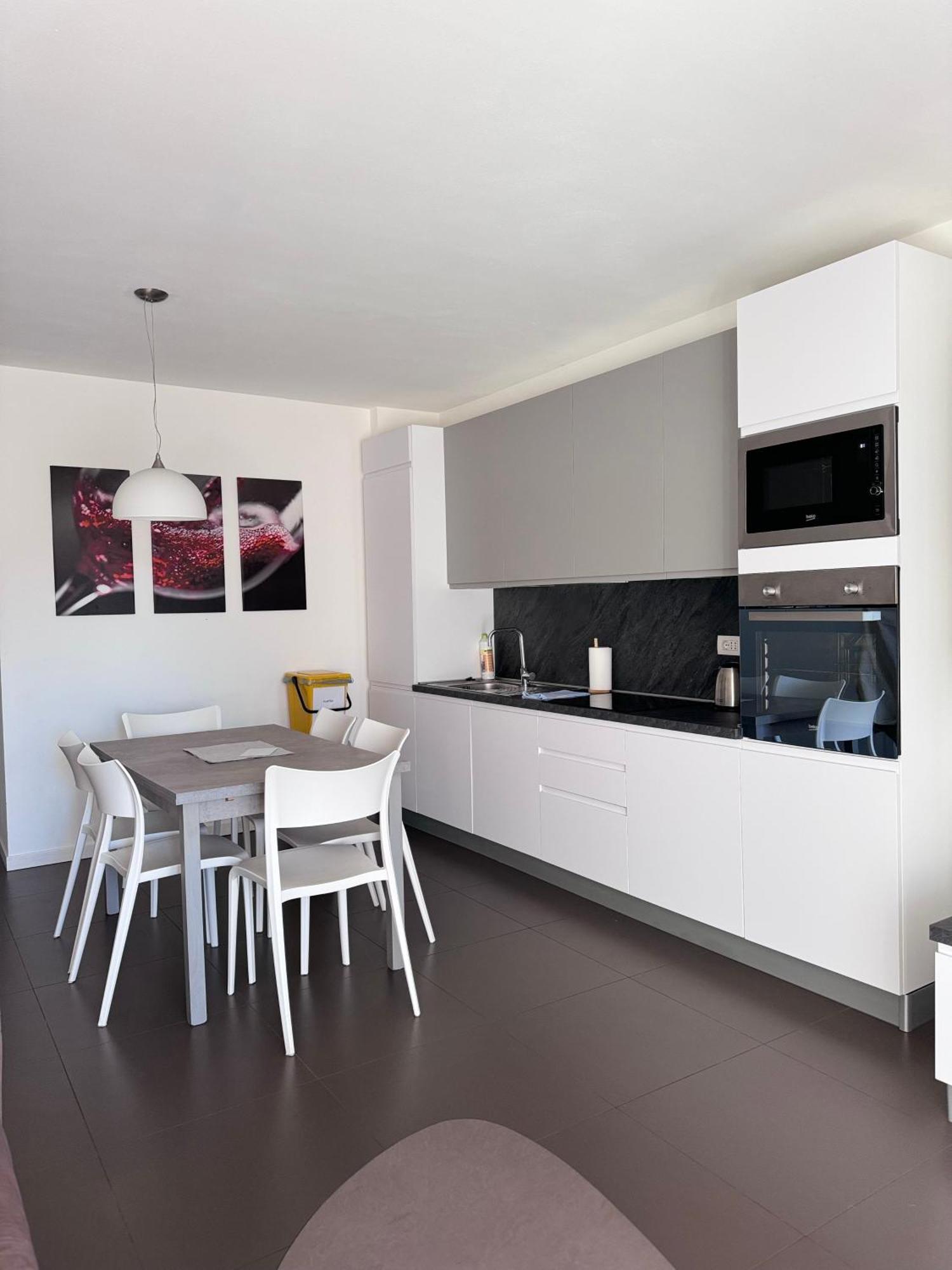 Oleeva Apartment Riva del Garda Esterno foto